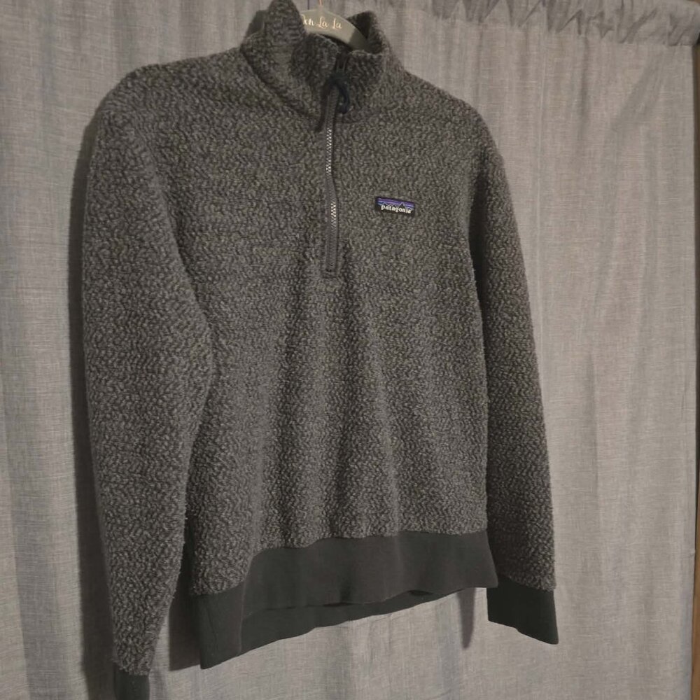 Patagonia Grey half zip sweatshirt women's XS